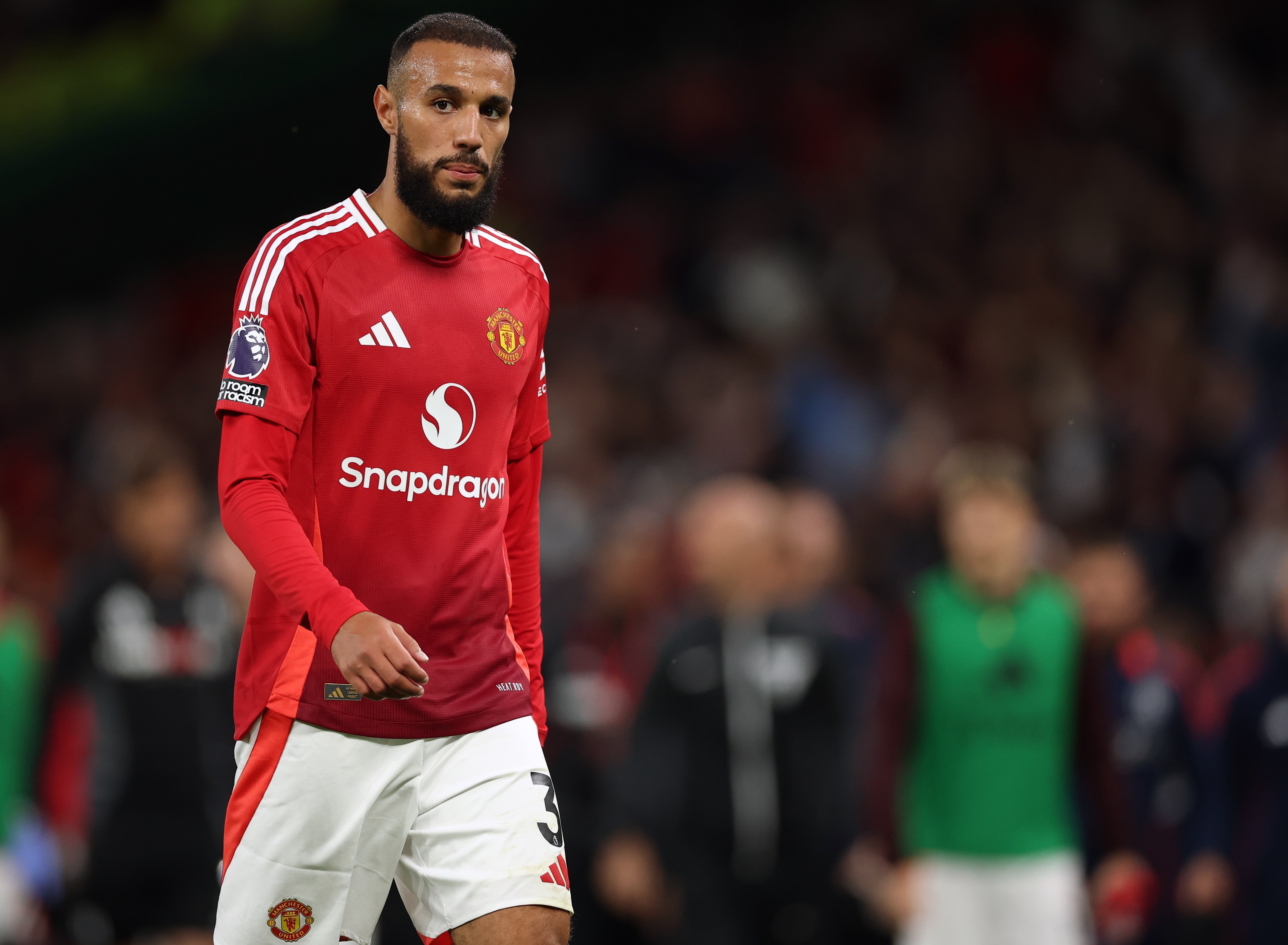 米兰右闸补强目标锁定马兹拉维 阿莫林钦点多面手