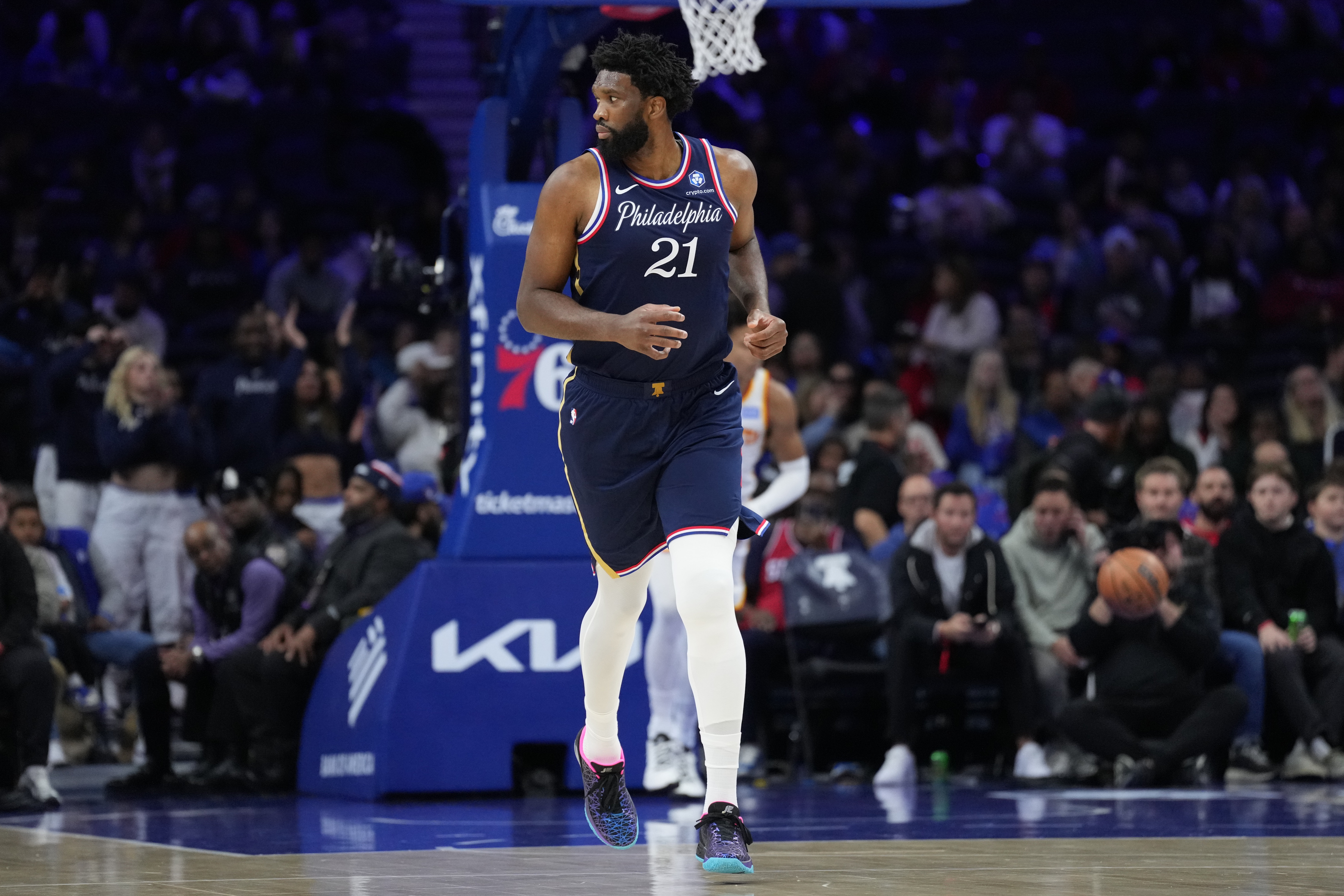 帕森斯:恩比德赛季打40场足矣,每场25分钟 帕森斯:恩比德赛季打40场足矣,每场25分钟
