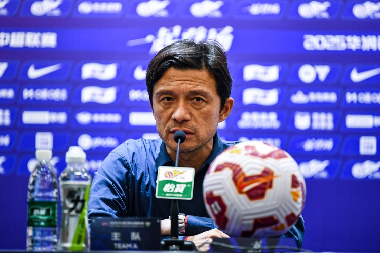 斯卢茨基赛后宣布辞职 申花选帅谢晖被提上议程 斯卢茨基赛后宣布辞职 申花选帅谢晖被提上议程