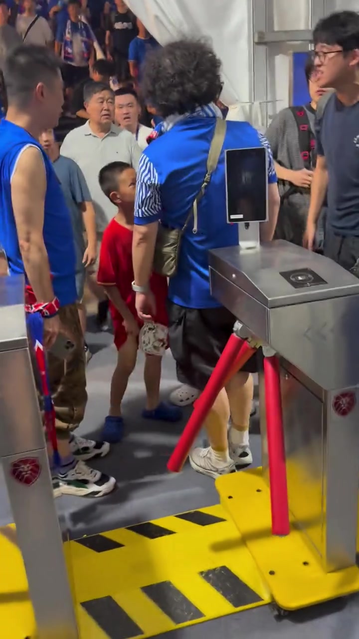 韩乔生向申花球迷致歉 称借球迷身份宣泄戾气永远是错的 韩乔生向申花球迷致歉 称借球迷身份宣泄戾气永远是错的