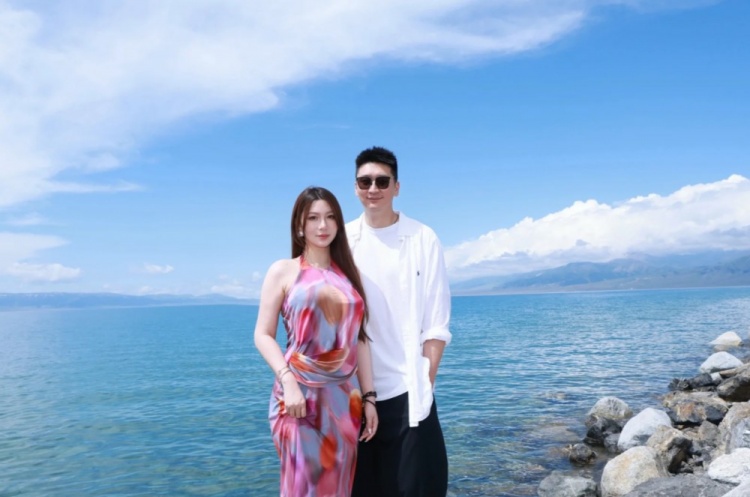 甜蜜暴击!孙悦的妻子社媒晒照 二人一起在大连游玩 甜蜜暴击!孙悦的妻子社媒晒照 二人一起在大连游玩