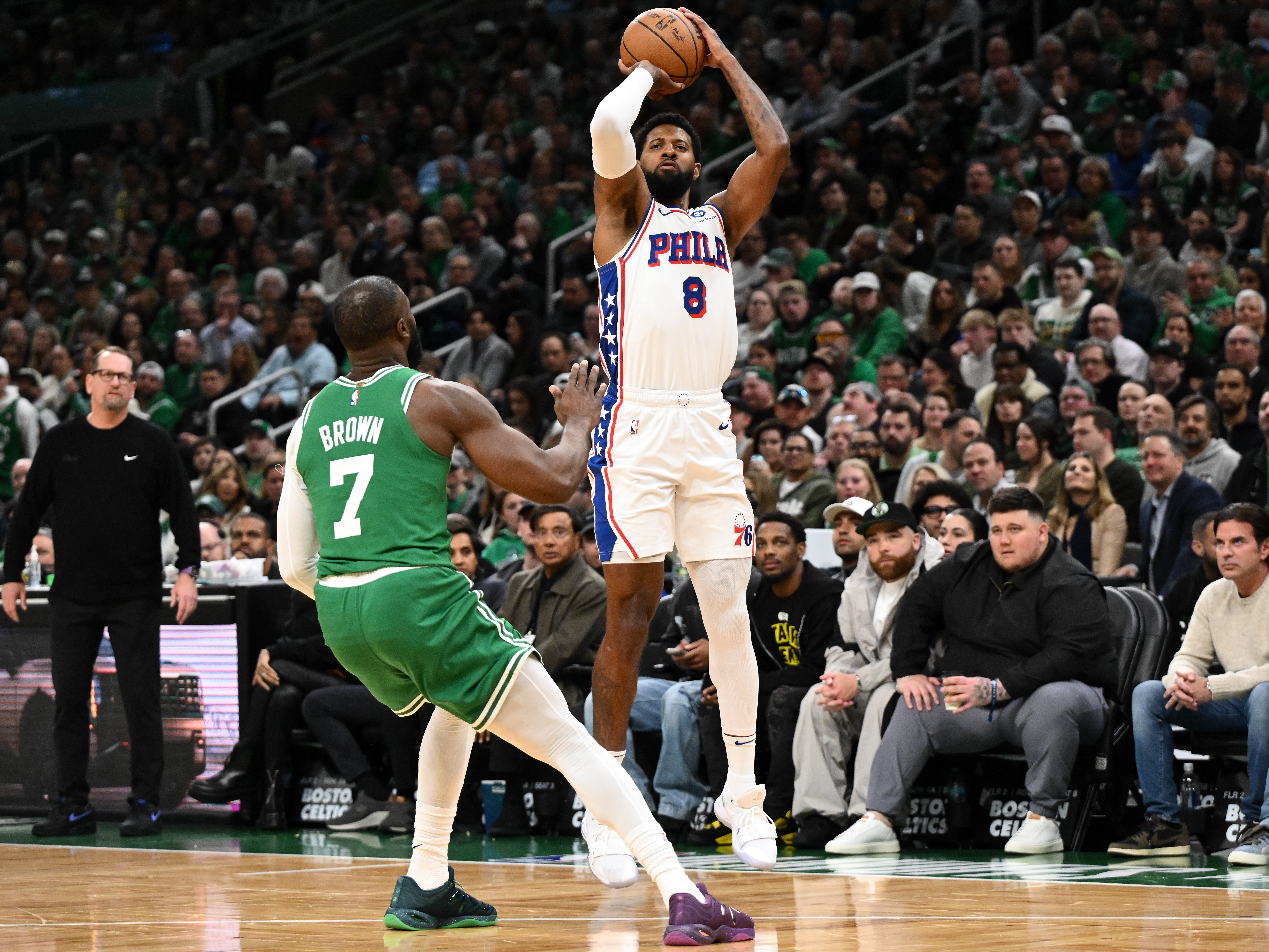 10届球员生涯三分命中数榜:乔治2449记断档领先 第2海沃德1111记 10届球员生涯三分命中数榜:乔治2449记断档领先 第2海沃德1111记