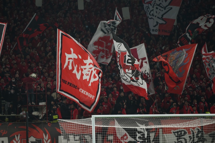 R.I.P.八月期间,两名中超球迷现场观赛过程中突发晕倒后离世 R.I.P.八月期间,两名中超球迷现场观赛过程中突发晕倒后离世