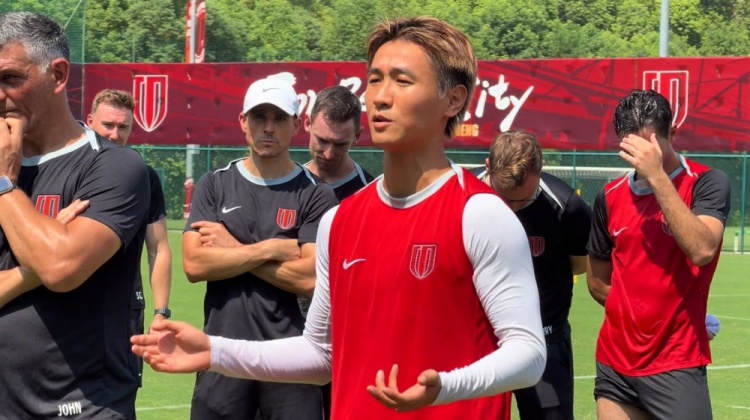 韦世豪发言:听到大家喝倒彩非常伤心 会把奖杯奉献给球迷 韦世豪发言:听到大家喝倒彩非常伤心 会把奖杯奉献给球迷