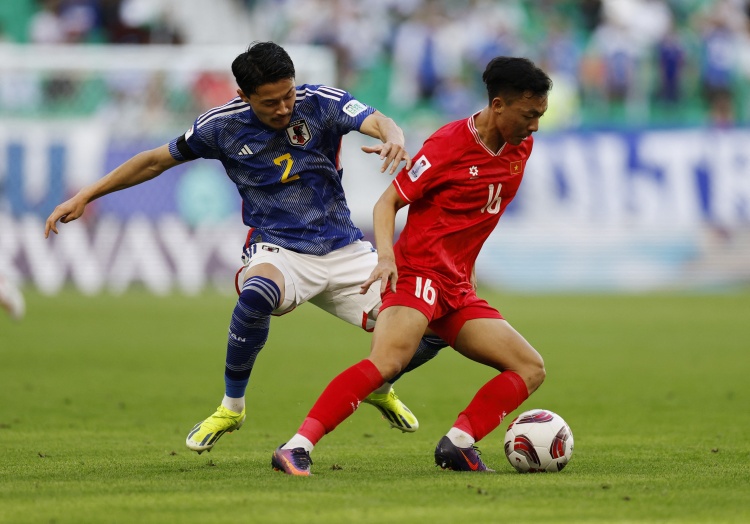 迪马:卡利亚里将签下日本国脚菅原由势,形式为租借+买断权