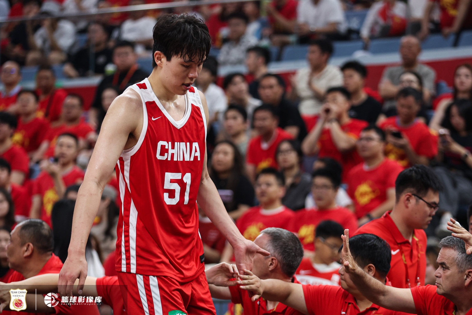 体坛周报:终于又吃到NBA球员红利!中国男篮开启杨瀚森时代 体坛周报:终于又吃到NBA球员红利!中国男篮开启杨瀚森时代